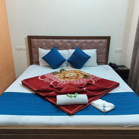 Hotel Holiday Inn Paradise Чандігарх Екстер'єр фото