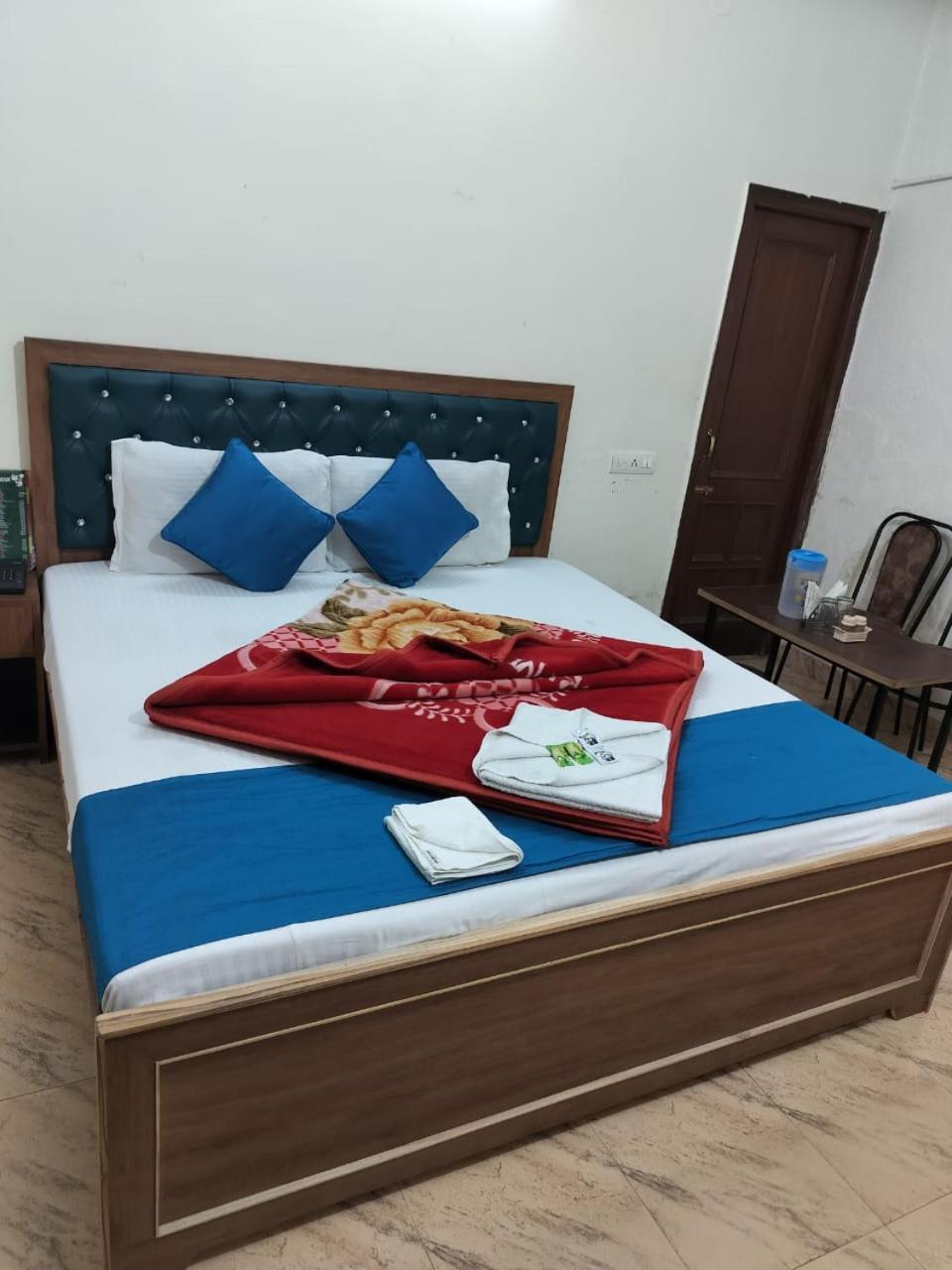 Hotel Holiday Inn Paradise Чандігарх Екстер'єр фото